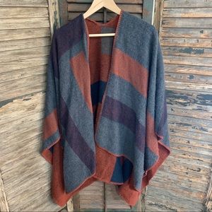 BB Dakota Reversible Poncho